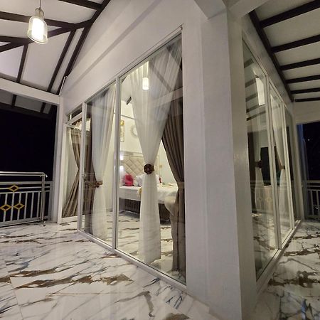 Thomas' Retreat Bukit Lawang Hotel Екстериор снимка