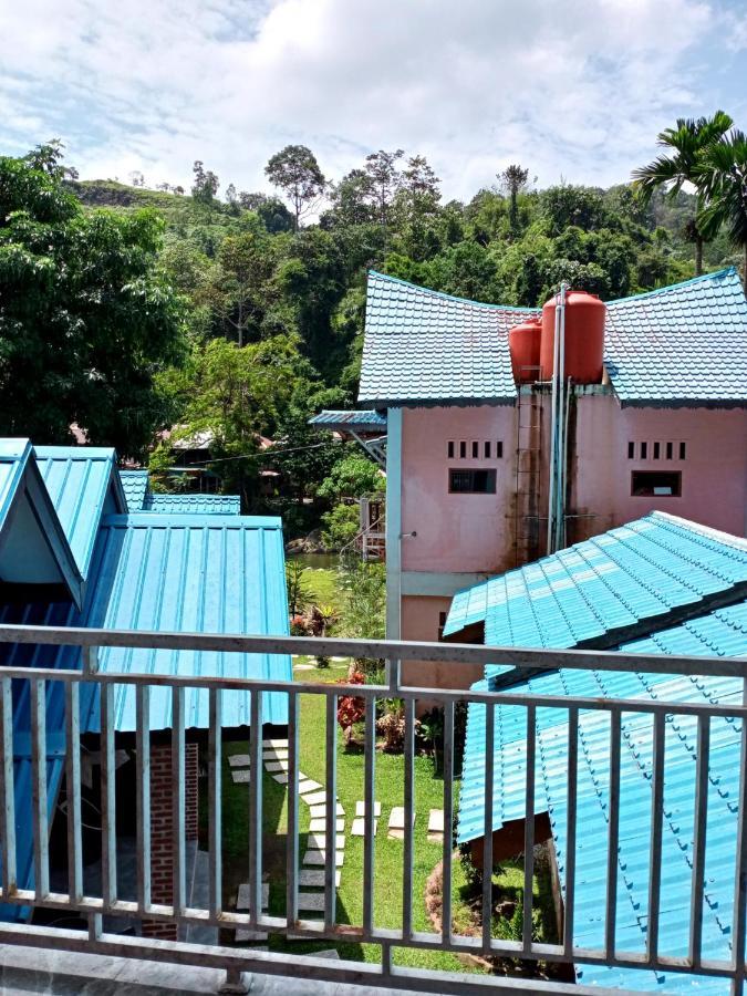 Thomas' Retreat Bukit Lawang Hotel Екстериор снимка