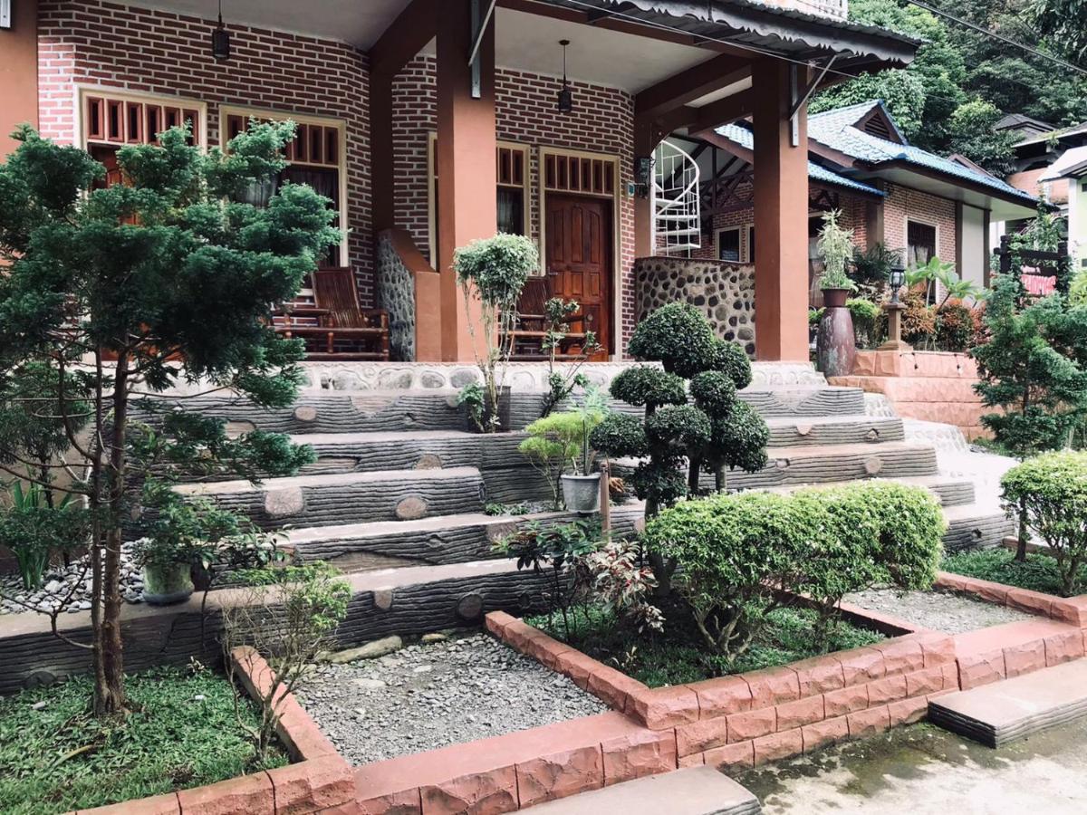 Thomas' Retreat Bukit Lawang Hotel Екстериор снимка