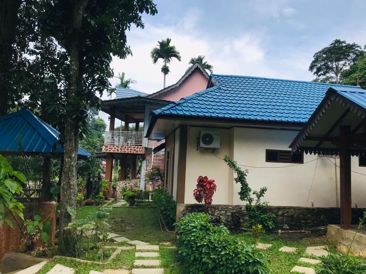 Thomas' Retreat Bukit Lawang Hotel Екстериор снимка