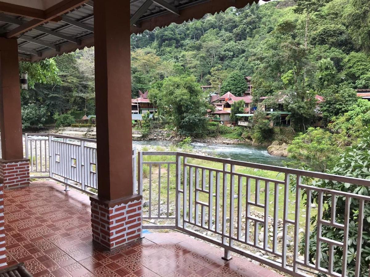 Thomas' Retreat Bukit Lawang Hotel Екстериор снимка