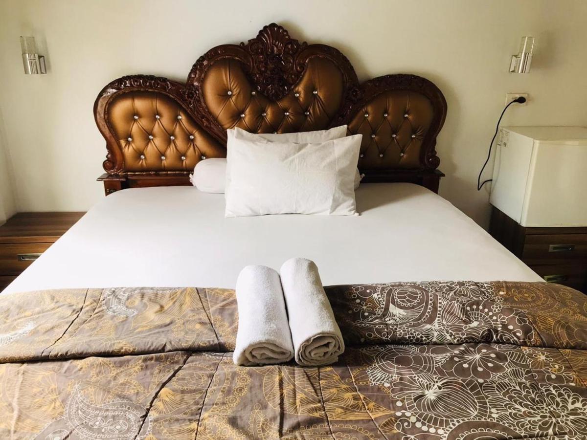 Thomas' Retreat Bukit Lawang Hotel Стая снимка