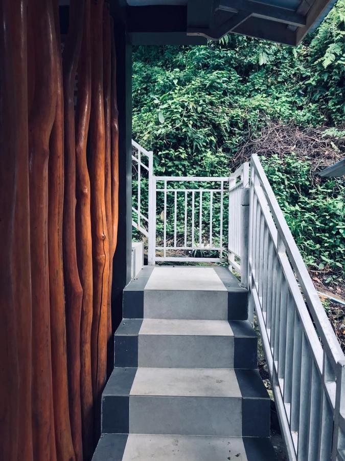 Thomas' Retreat Bukit Lawang Hotel Стая снимка
