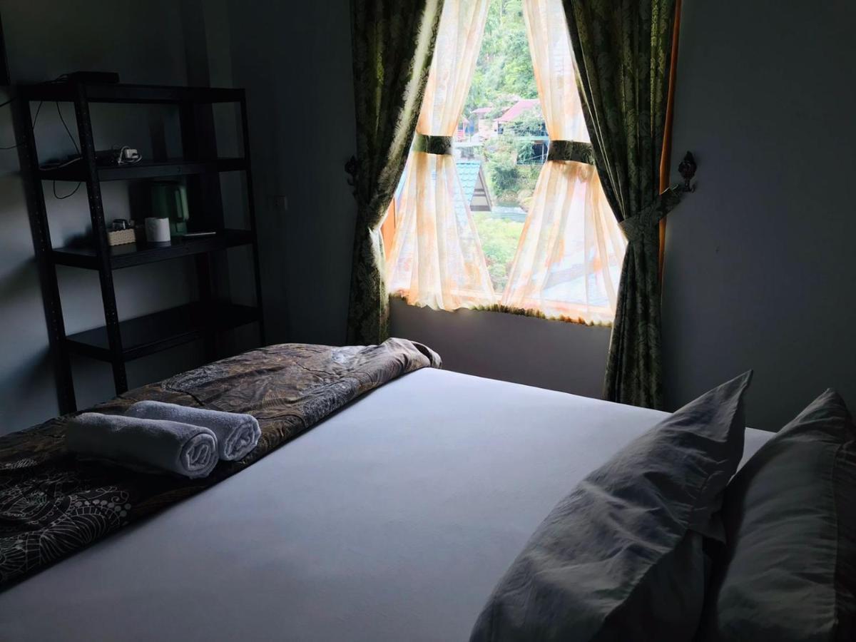 Thomas' Retreat Bukit Lawang Hotel Стая снимка