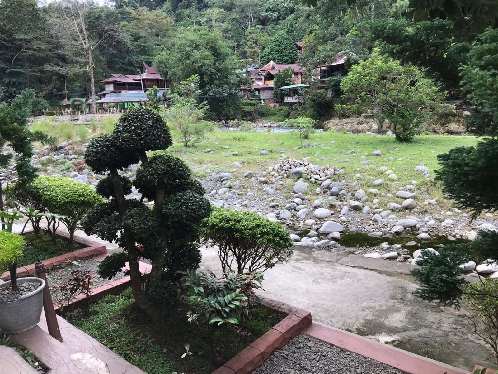 Thomas' Retreat Bukit Lawang Hotel Стая снимка