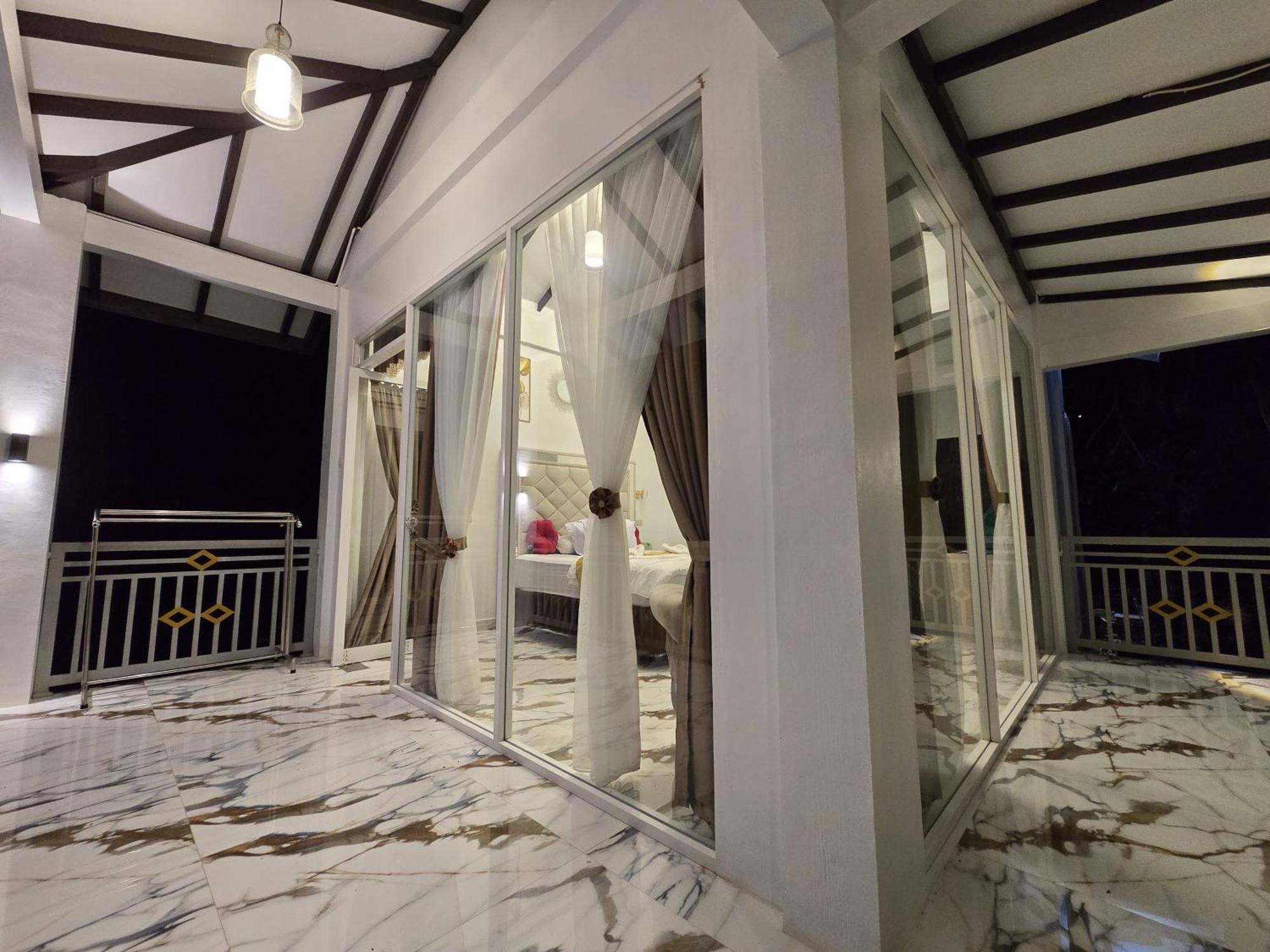 Thomas' Retreat Bukit Lawang Hotel Екстериор снимка