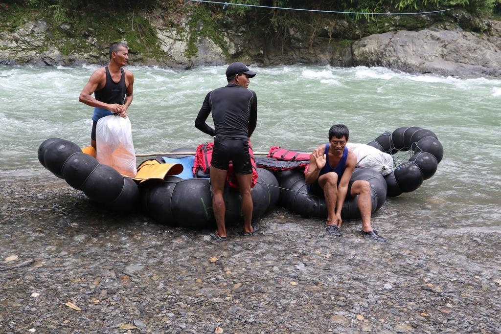 Thomas' Retreat Bukit Lawang Hotel Екстериор снимка
