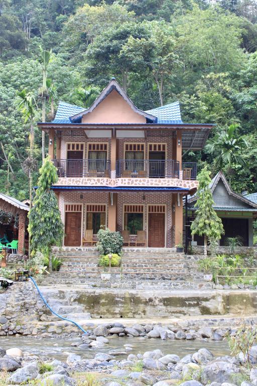 Thomas' Retreat Bukit Lawang Hotel Екстериор снимка