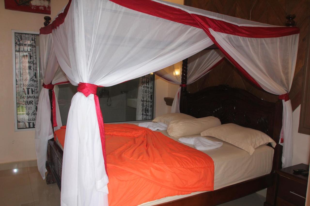 Thomas' Retreat Bukit Lawang Hotel Екстериор снимка
